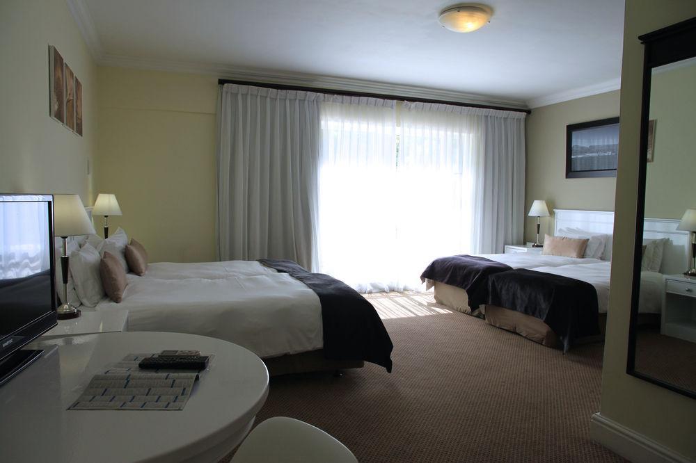 Hotel Hollow On The Square 4*