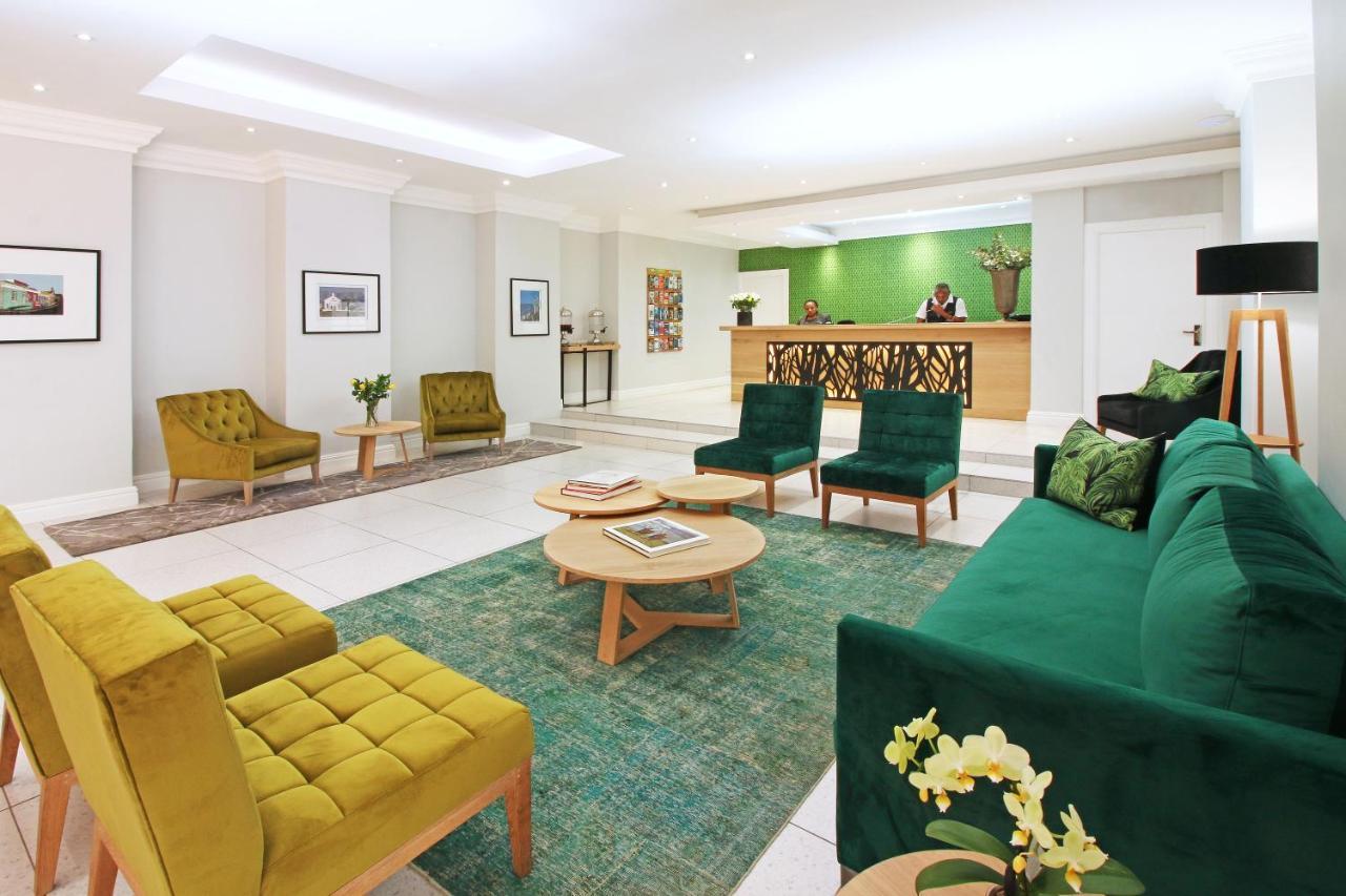 Hollow On The Square Hotel