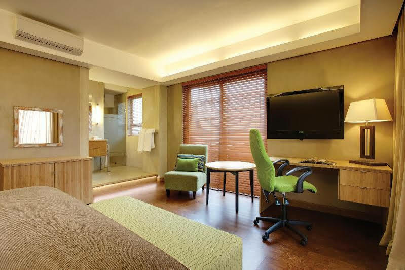 Hotel Hollow On The Square 4*