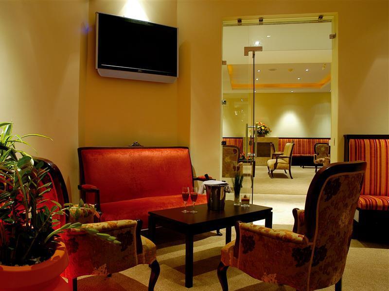 Hotel Hollow On The Square Le Cap